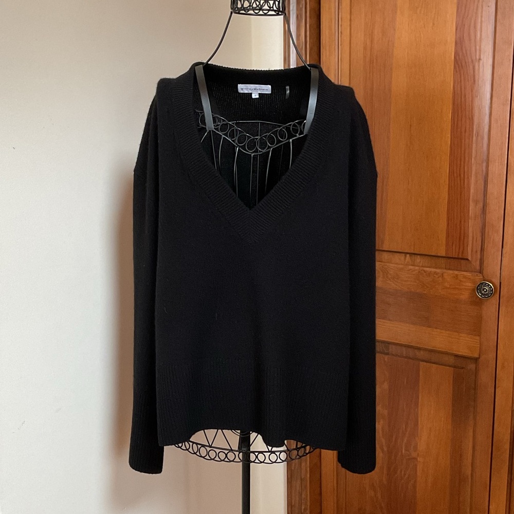 White + Warren - Cashmere Rib Trim V-Neck, black, large - Picture 2 of 7